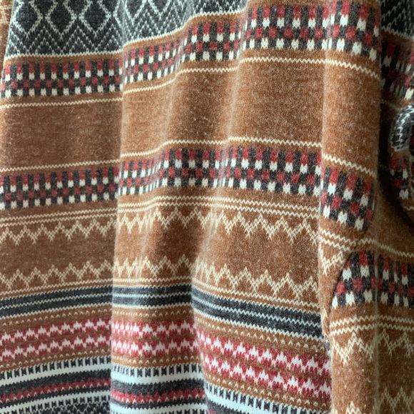 Cozy draped patterned sweater jacket - Picture 3 of 5